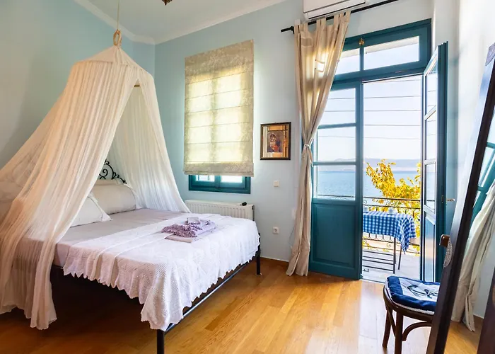 Christina House - Petalidi's Moorea Gem Semesterbostad Petalídhion